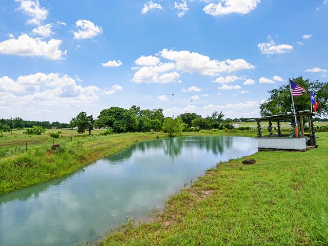 764 County Road 147, Gainesville, TX 76240