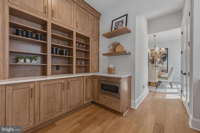 724 N CLEVELAND ST, Arlington, VA 22201