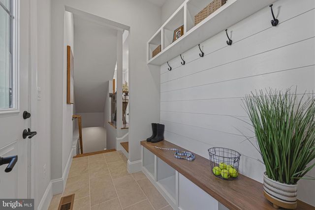 724 N CLEVELAND ST, Arlington, VA 22201