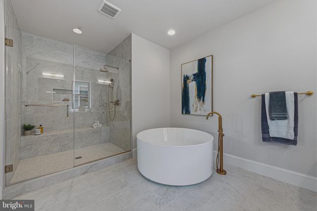 724 N CLEVELAND ST, Arlington, VA 22201