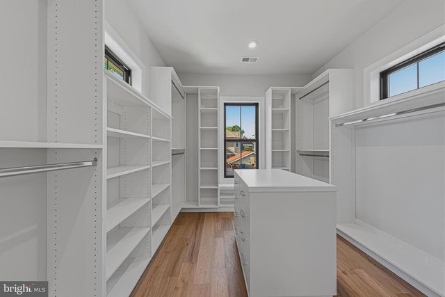 724 N CLEVELAND ST, Arlington, VA 22201