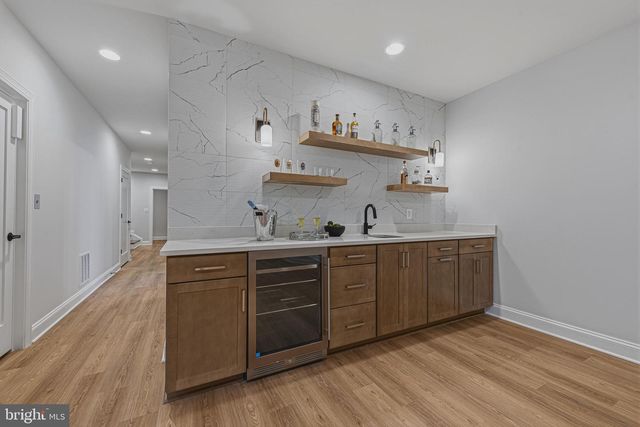 724 N CLEVELAND ST, Arlington, VA 22201