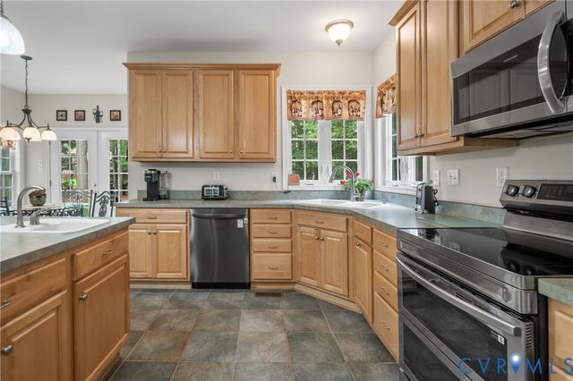 4901 Claybon Ln, Chester, VA 23831