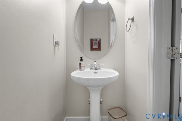 4901 Claybon Ln, Chester, VA 23831