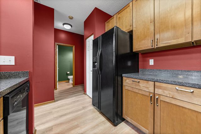 941 Newport Avenue, Shakopee, MN 55379