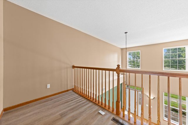 941 Newport Avenue, Shakopee, MN 55379