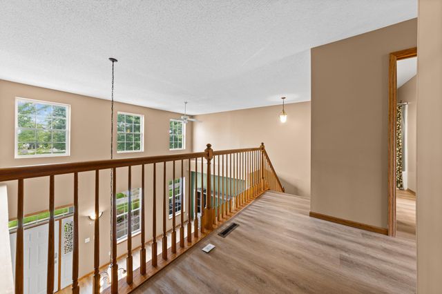 941 Newport Avenue, Shakopee, MN 55379
