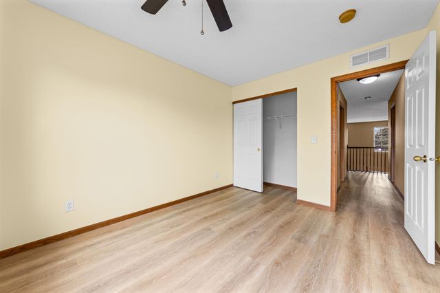 941 Newport Avenue, Shakopee, MN 55379