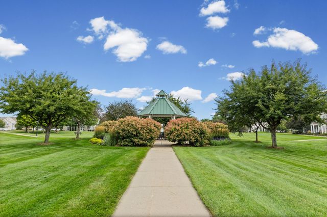 941 Newport Avenue, Shakopee, MN 55379