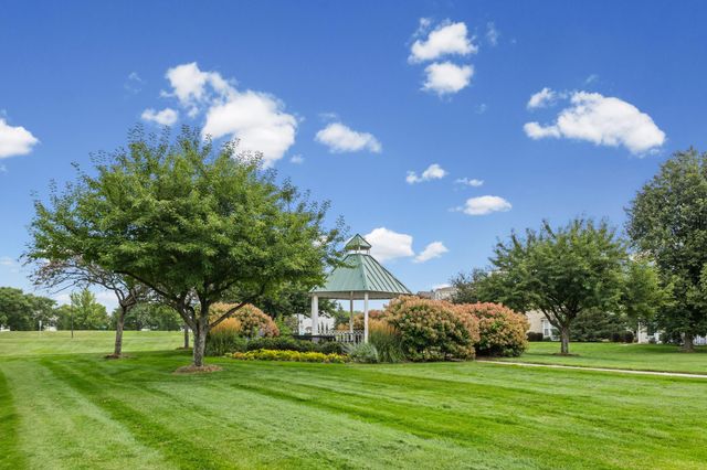 941 Newport Avenue, Shakopee, MN 55379