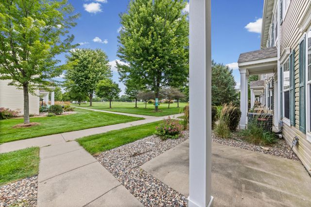 941 Newport Avenue, Shakopee, MN 55379