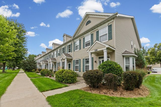 941 Newport Avenue, Shakopee, MN 55379