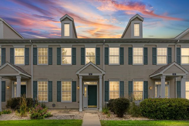 941 Newport Avenue, Shakopee, MN 55379