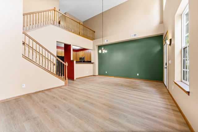 941 Newport Avenue, Shakopee, MN 55379
