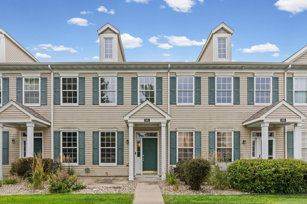 941 Newport Avenue, Shakopee, MN 55379