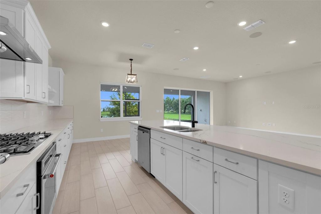 Image 12 of property listing at 13485 PANAMA BEACH COURT, Orlando, FL 32827