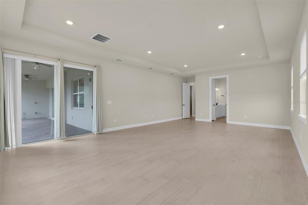 Image 20 of property listing at 13485 PANAMA BEACH COURT, Orlando, FL 32827
