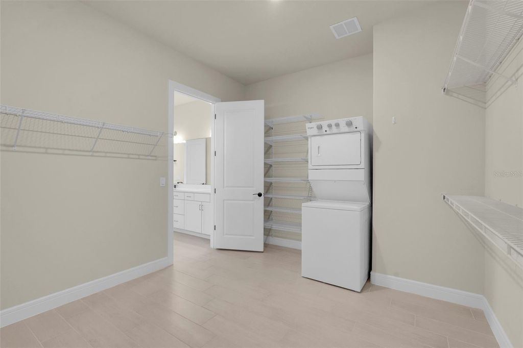 Image 25 of property listing at 13485 PANAMA BEACH COURT, Orlando, FL 32827