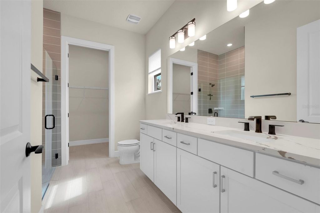 Image 28 of property listing at 13485 PANAMA BEACH COURT, Orlando, FL 32827