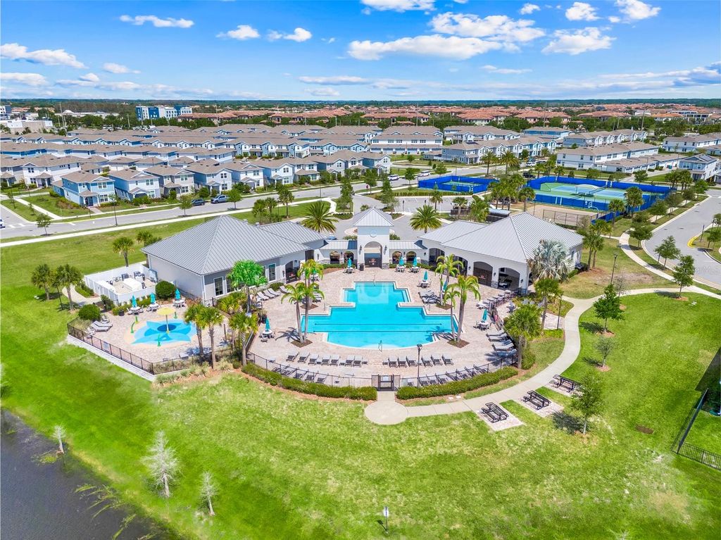 Image 65 of property listing at 13485 PANAMA BEACH COURT, Orlando, FL 32827