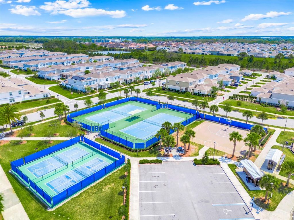 Image 67 of property listing at 13485 PANAMA BEACH COURT, Orlando, FL 32827