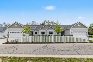 5725 Trail Side Lane, Hamburg Twp, MI 48189