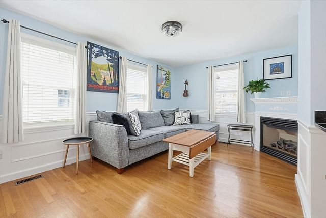 2 Tremont Place 2, Somerville, MA 02143