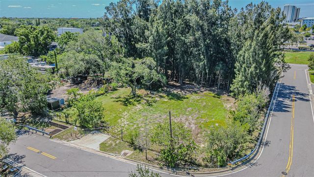 4904 W PAUL AVENUE, Tampa, FL 33611