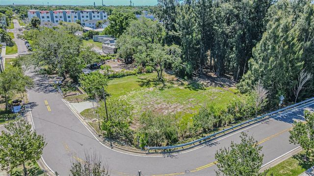 4904 W PAUL AVENUE, Tampa, FL 33611
