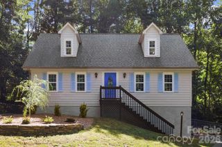 209 Mint Way, Flat Rock, NC 28731