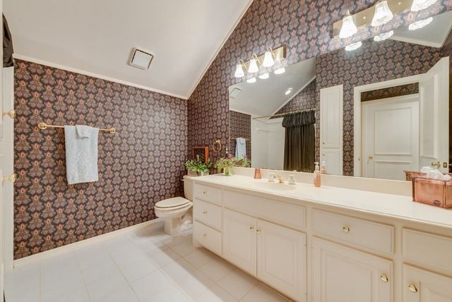 757 Village Green Drive, Desoto, TX 75115