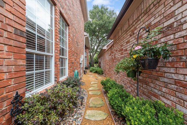 757 Village Green Drive, Desoto, TX 75115