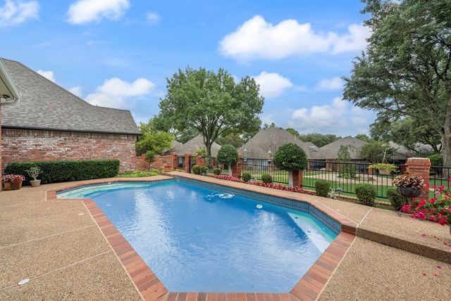 757 Village Green Drive, Desoto, TX 75115