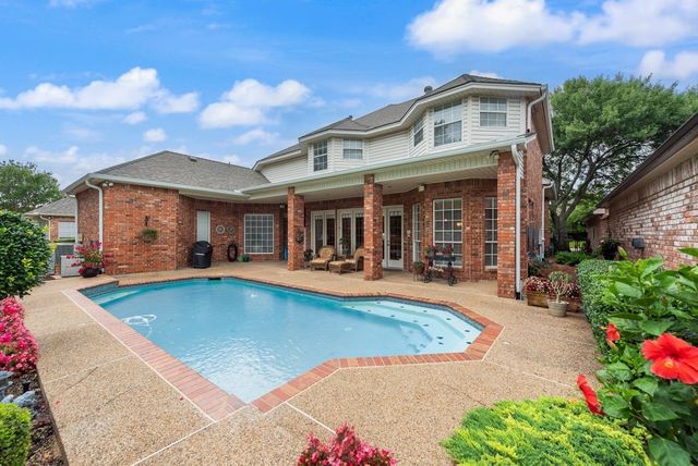 757 Village Green Drive, Desoto, TX 75115