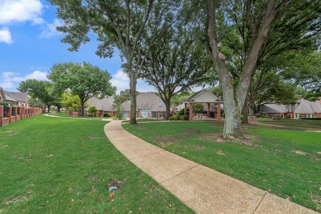 757 Village Green Drive, Desoto, TX 75115