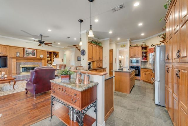 757 Village Green Drive, Desoto, TX 75115
