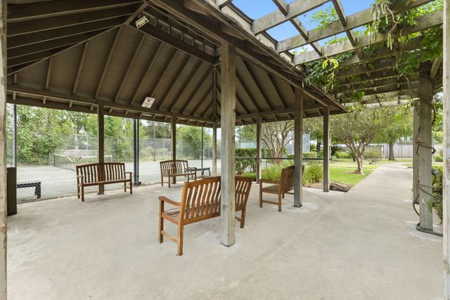 7939 Kendalia Drive, Houston, TX 77036