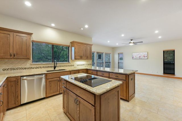9111 Glenlake DR, Austin, TX 78730