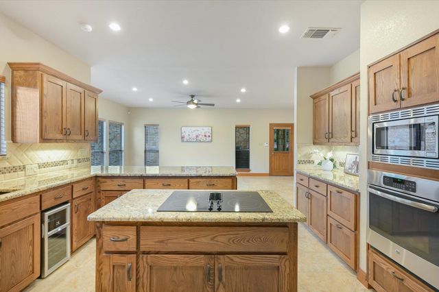 9111 Glenlake DR, Austin, TX 78730