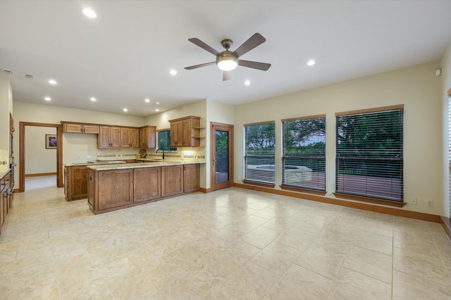 9111 Glenlake DR, Austin, TX 78730
