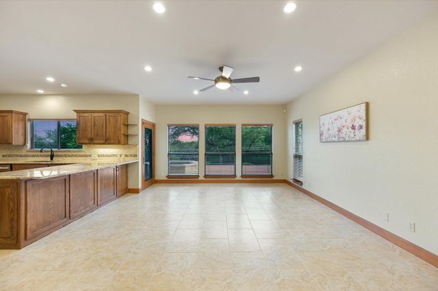 9111 Glenlake DR, Austin, TX 78730