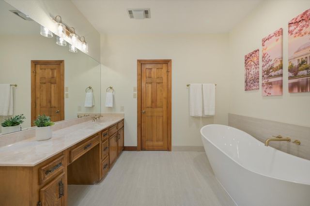 9111 Glenlake DR, Austin, TX 78730