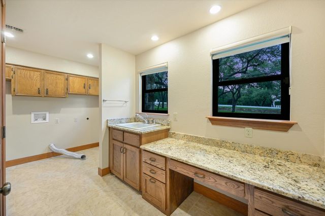 9111 Glenlake DR, Austin, TX 78730