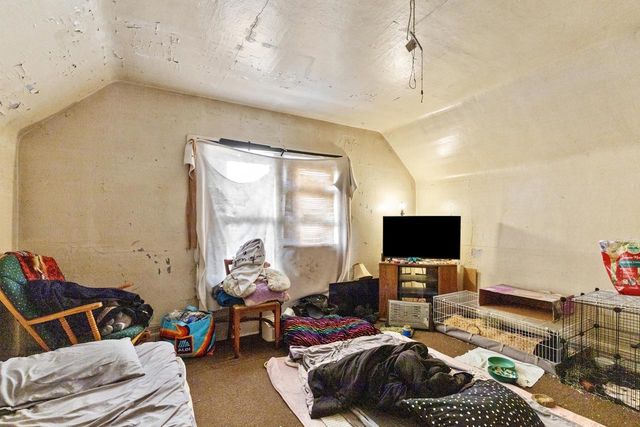 1924 W Grant STREET, Milwaukee, WI 53215