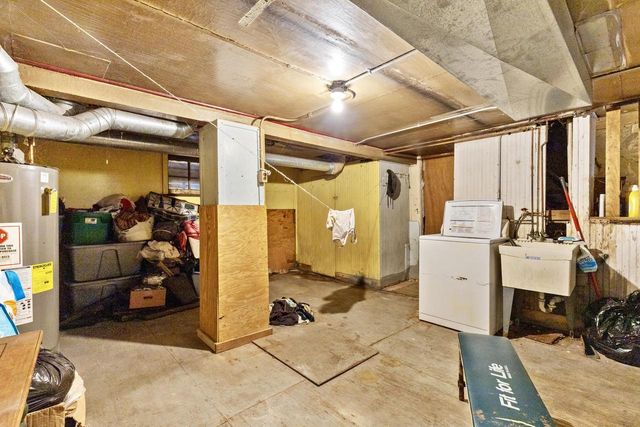 1924 W Grant STREET, Milwaukee, WI 53215