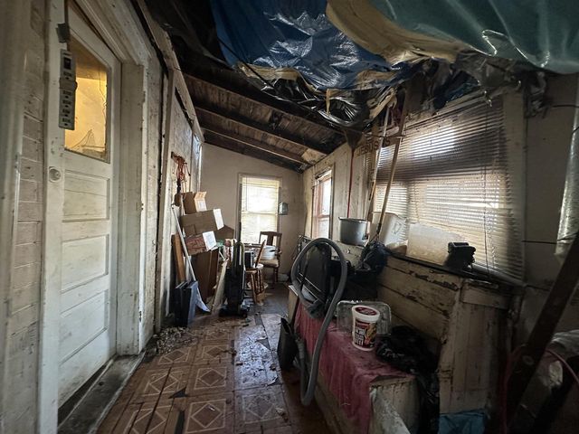 1924 W Grant STREET, Milwaukee, WI 53215