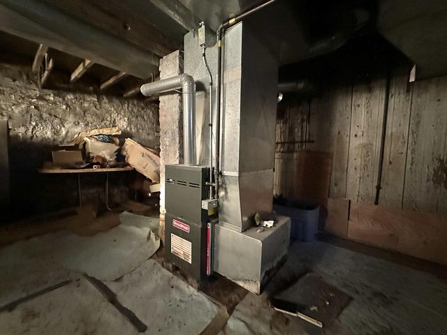 1924 W Grant STREET, Milwaukee, WI 53215