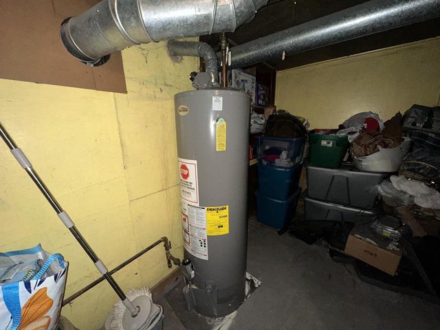 1924 W Grant STREET, Milwaukee, WI 53215