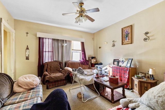 1924 W Grant STREET, Milwaukee, WI 53215