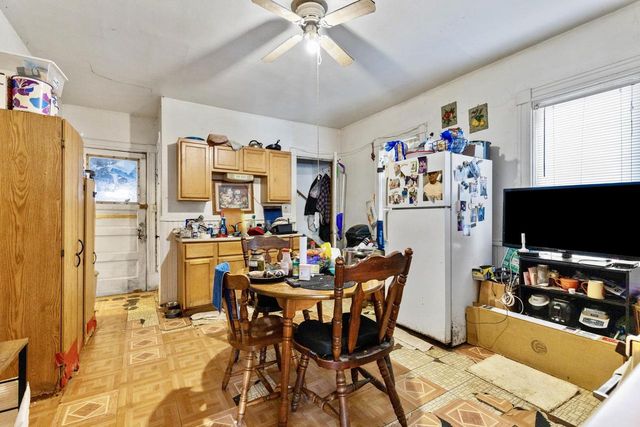 1924 W Grant STREET, Milwaukee, WI 53215